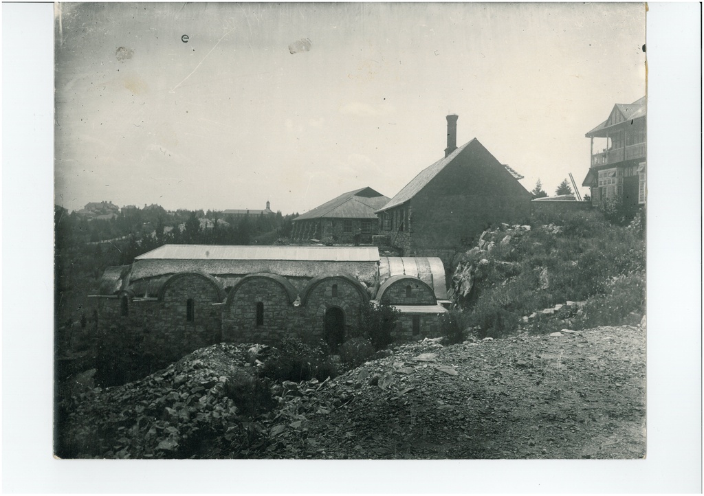 Crypt Chapel before the Memorial Chapel has was built